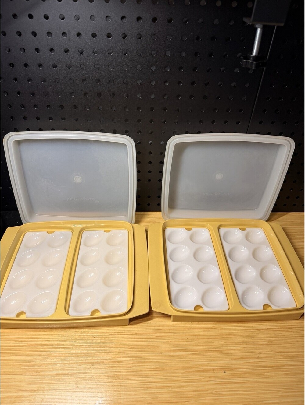 2 Vtg Tupperware 723-3 723-2 Deviled Egg Keeper Carrier Trays Harvest Yellow